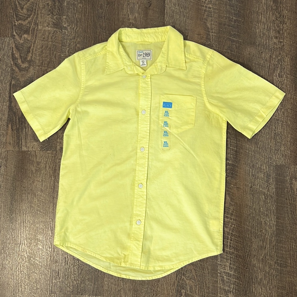New Listing! Boys XL Short Sleeve Button Down Shirt